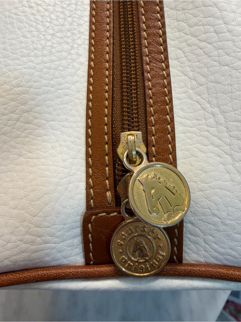 Vintage Courser Classic Two-Tone White and Brown Leather Satchel - Picture 4 of 9